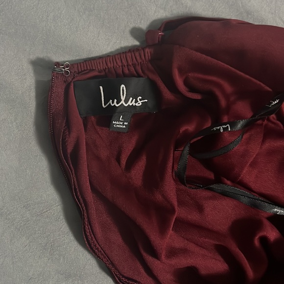 Red Lulus bridesmaid/prom dress - Picture 4 of 4